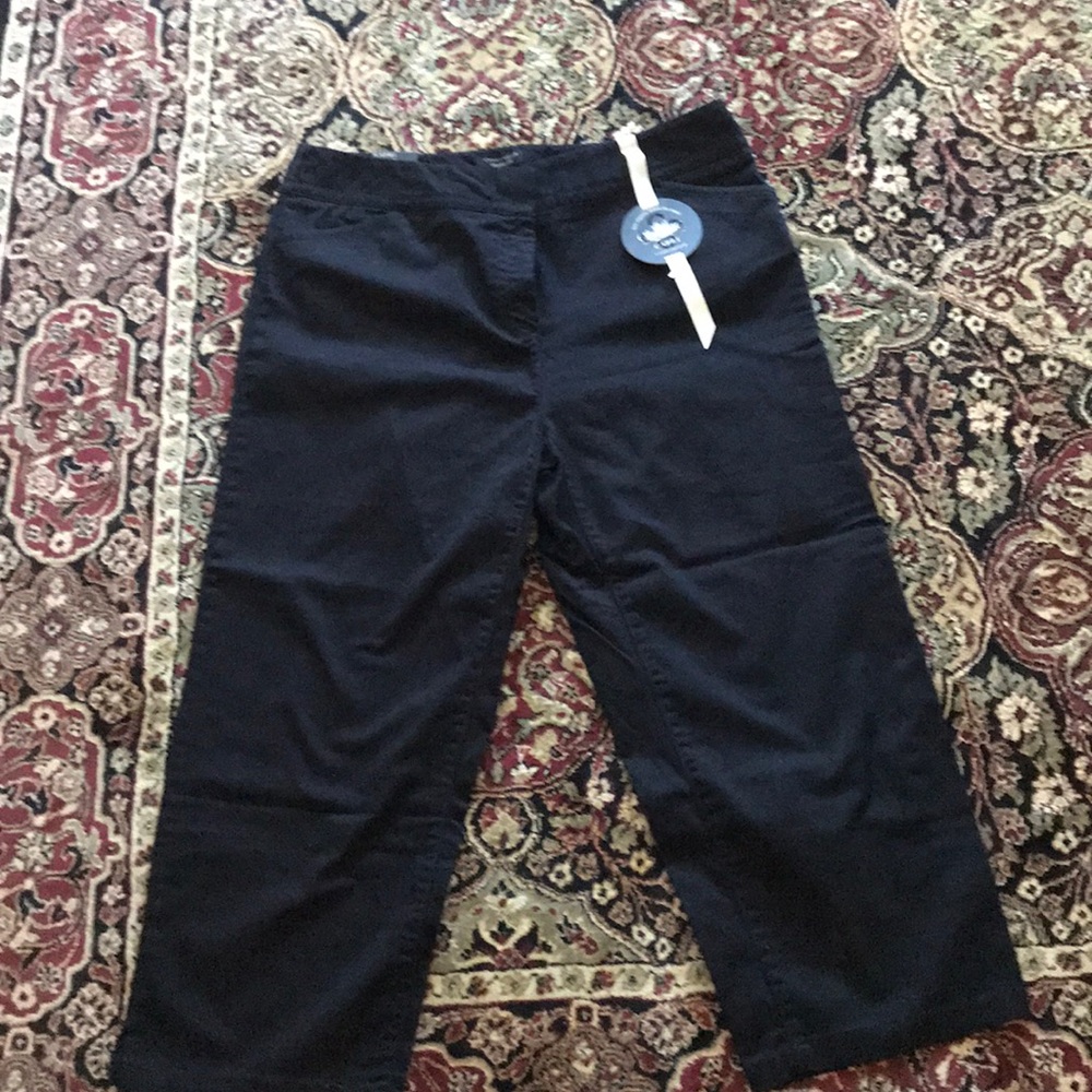 Ladies Charter Club Black Capri Pants